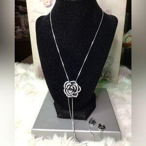 NEW CAMELIA NECKLACE SILVER AND GOLD COLOR